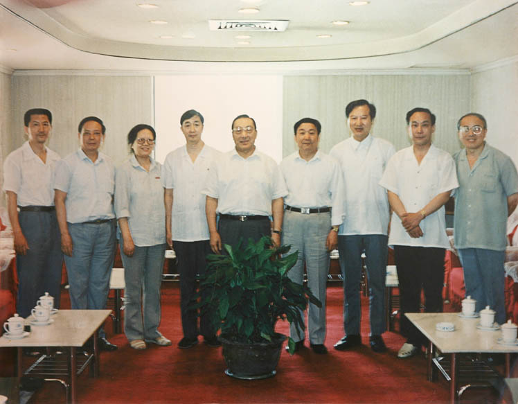 1993年6月15日，国务院副总理李岚清接见我校党政主要领导